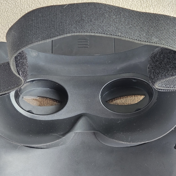 Shining Light LED Adjustable Mask Bluetooth APP Halloween Cosplay Customizable - Picture 7 of 7